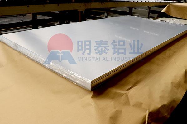 鋁板廠(chǎng)家_明泰鋁業(yè)_1 系 / 3 系 / 5 系 / 6 系合金鋁板直供
